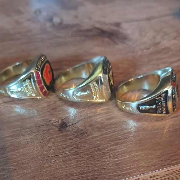 Complete Molson Canadian Stanley Cup Championship Ring Set (20 Rings) - Picture 12 of 16